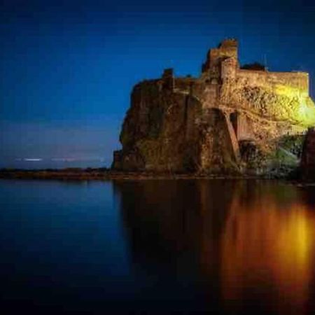 Malavoglia Suite 18 Ачи Костелло Экстерьер фото